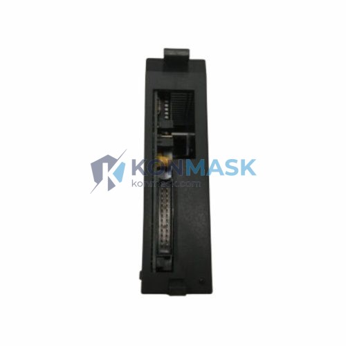 General Electric HE693IBS100 Series 90-70 PLC - Front Panel and Connectivity View