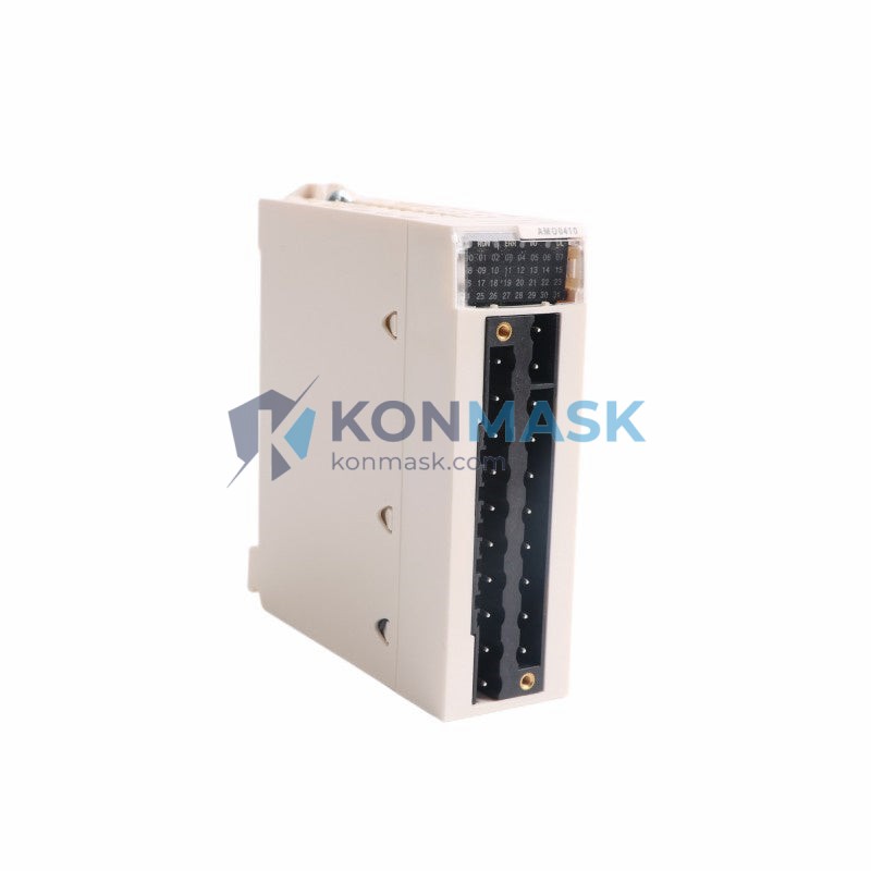 Schneider Electric MA0329001 - Front Panel and Connectivity View