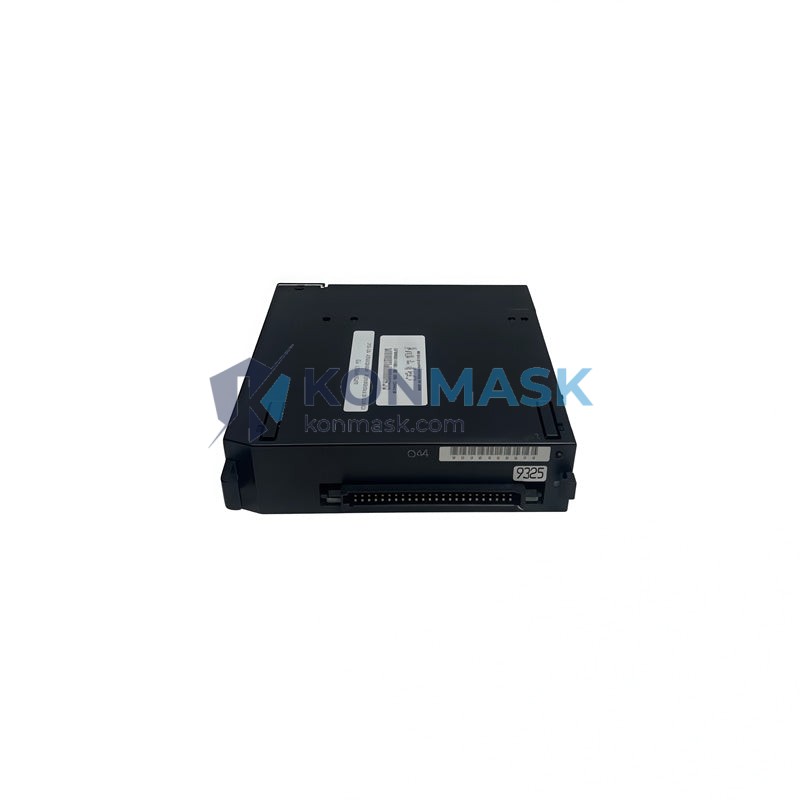 GE Fanuc IC693PCM300 Series 90-30 - Front Panel and Connectivity View