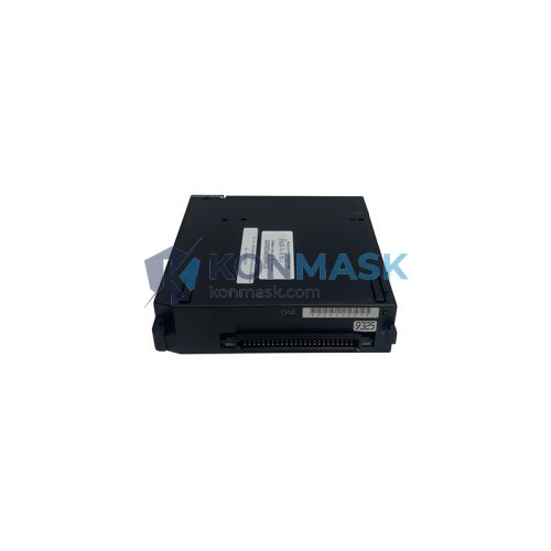 GE (General Electric) IC69CMM321 Series 90-30 PLC - Front Panel and Connectivity View